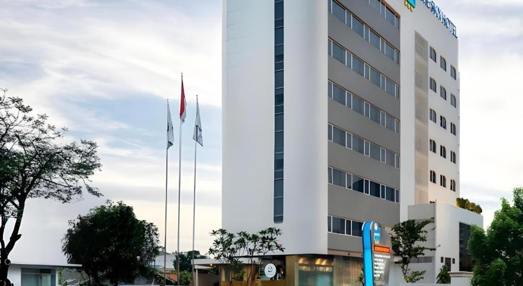 Blue Sky Hotel Petamburan Jakarta Exterior foto