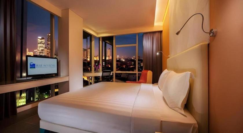 Blue Sky Hotel Petamburan Jakarta Exterior foto