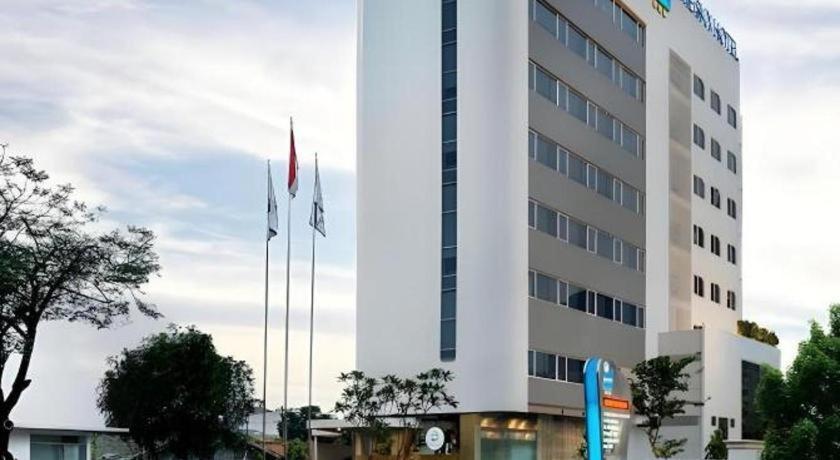 Blue Sky Hotel Petamburan Jakarta Exterior foto