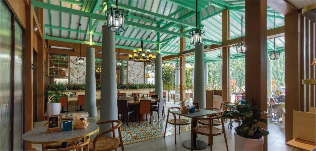 Blue Sky Hotel Petamburan Jakarta Exterior foto