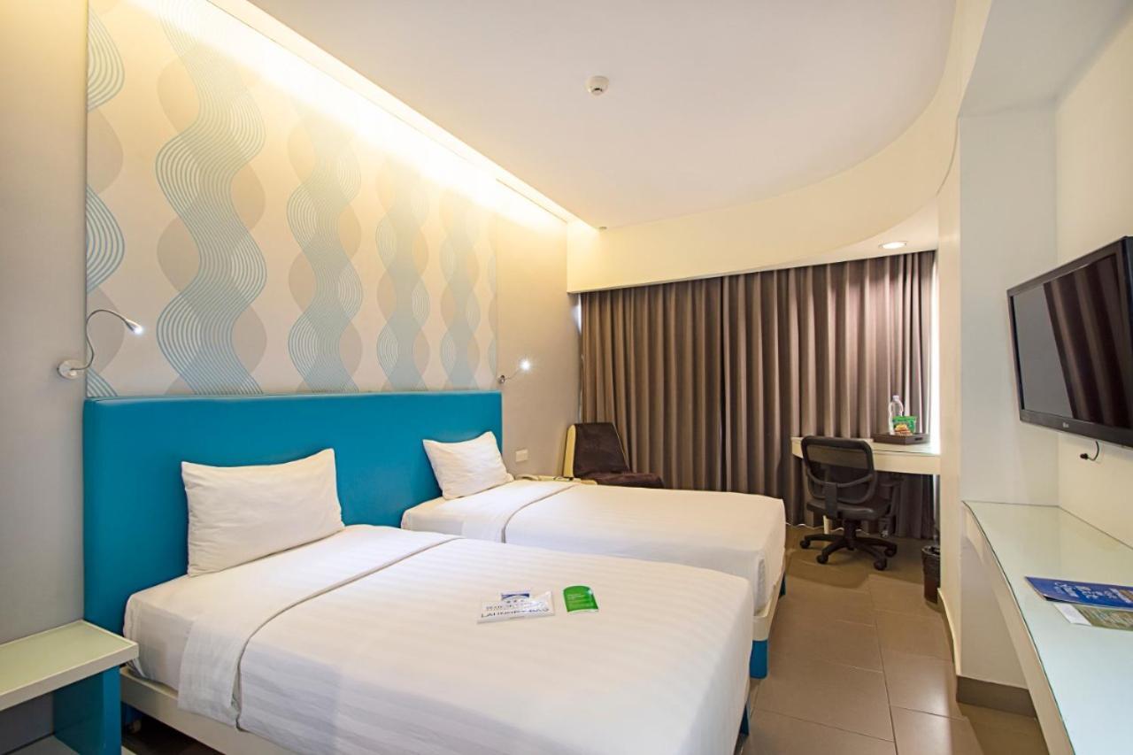 Blue Sky Hotel Petamburan Jakarta Exterior foto